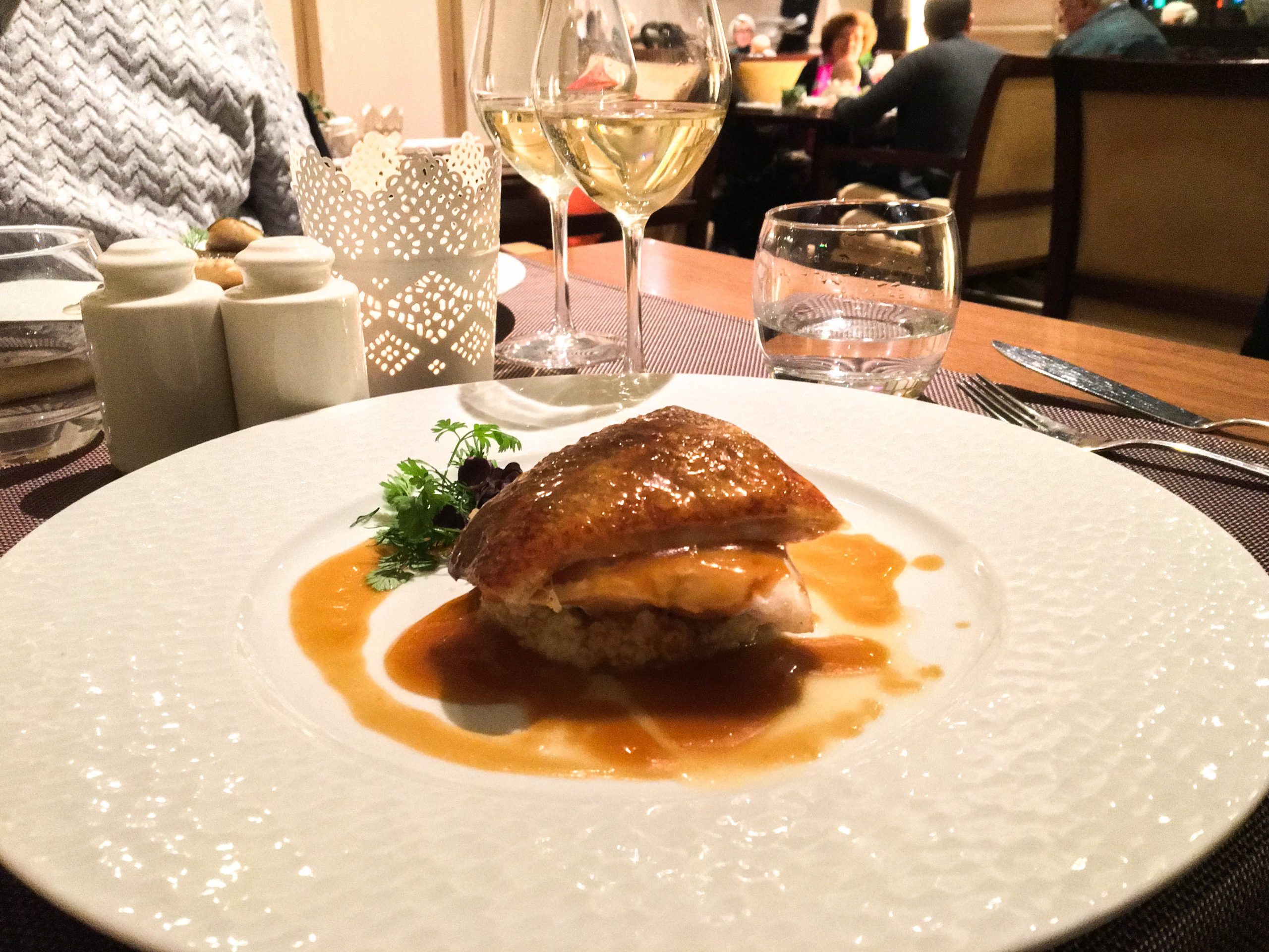 Des palais bien flattés au Warwick Reine Astrid • Une vie à Lyon